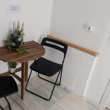 Malaguena Salerosa "Apartamento - Estudio Con Terraza" En Casa Tipica De 1 A 4 Dormitorios Malaga Ngoại thất bức ảnh
