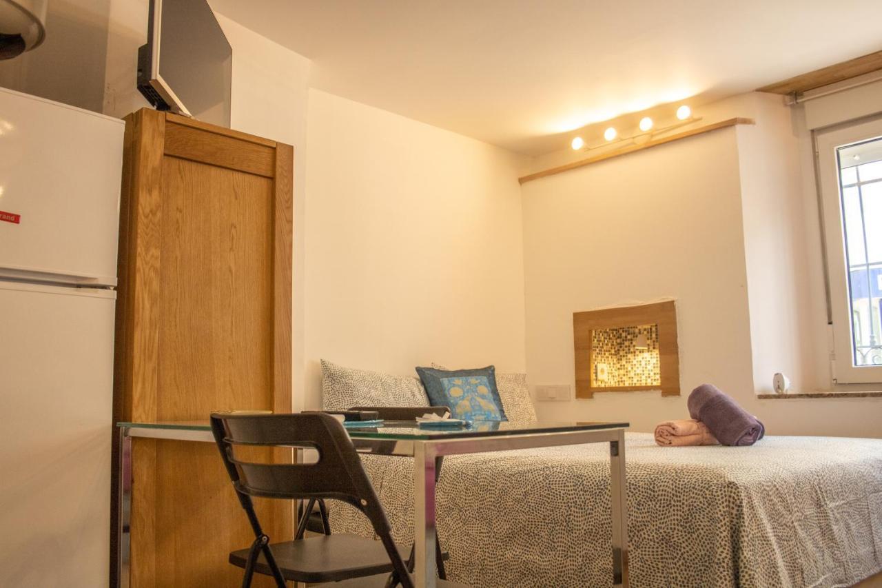 Malaguena Salerosa "Apartamento - Estudio Con Terraza" En Casa Tipica De 1 A 4 Dormitorios Malaga Ngoại thất bức ảnh