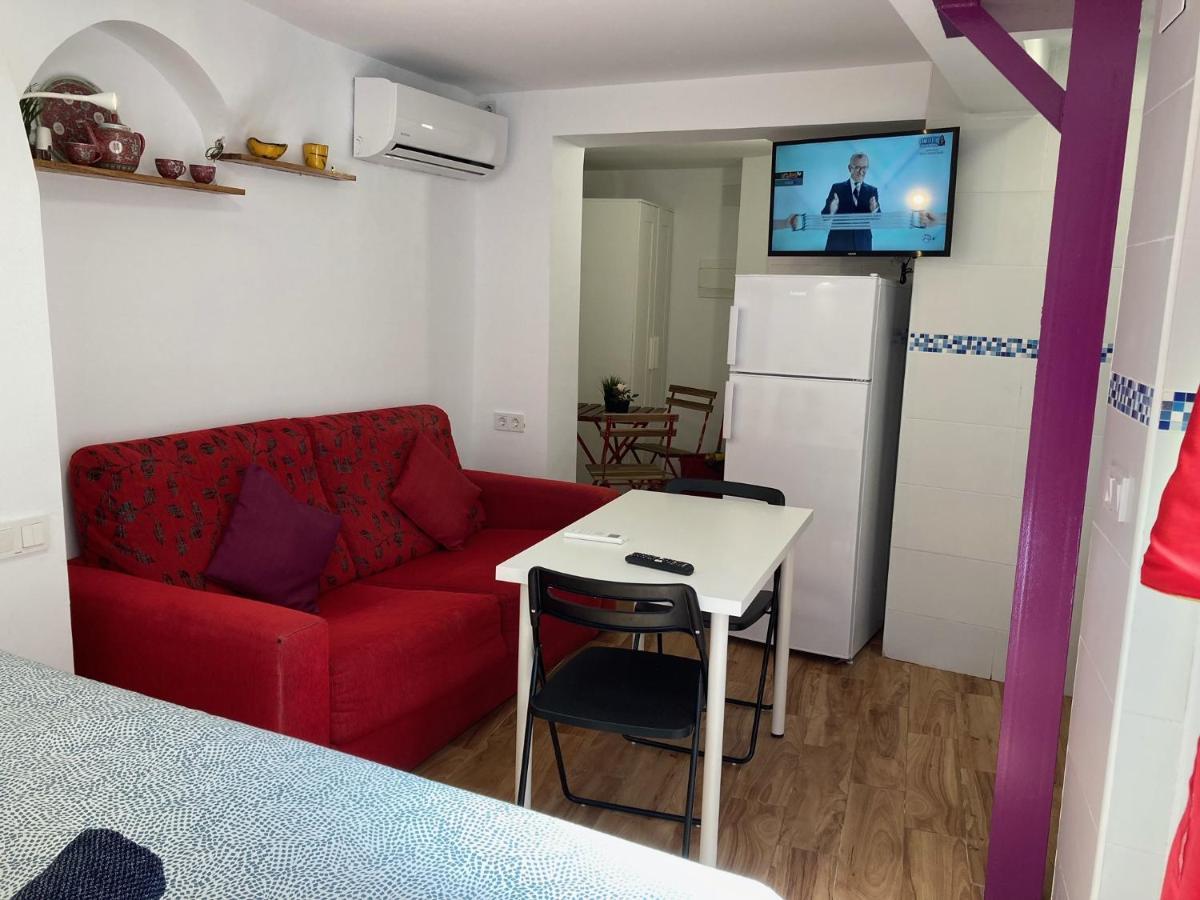 Malaguena Salerosa "Apartamento - Estudio Con Terraza" En Casa Tipica De 1 A 4 Dormitorios Malaga Ngoại thất bức ảnh