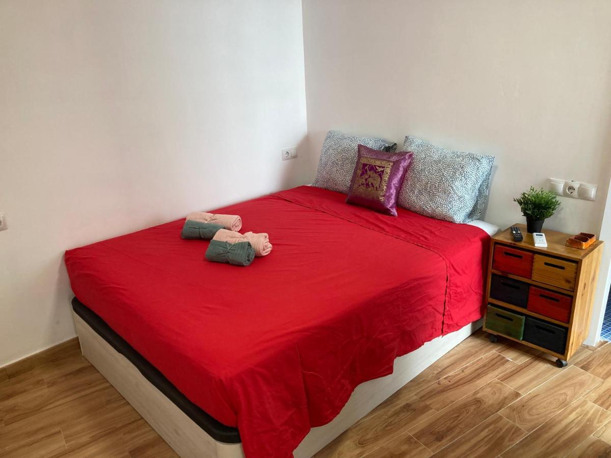 Malaguena Salerosa "Apartamento - Estudio Con Terraza" En Casa Tipica De 1 A 4 Dormitorios Malaga Ngoại thất bức ảnh