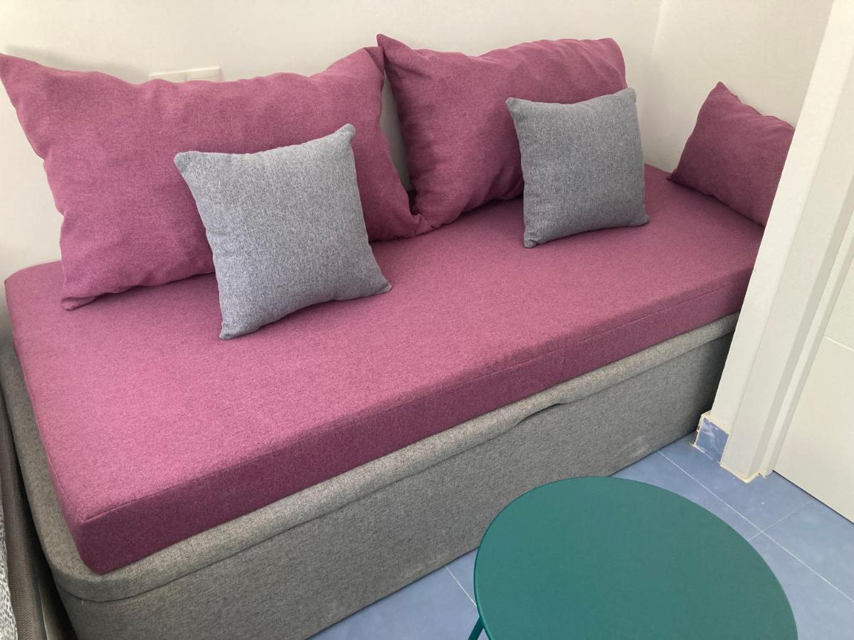 Malaguena Salerosa "Apartamento - Estudio Con Terraza" En Casa Tipica De 1 A 4 Dormitorios Malaga Ngoại thất bức ảnh