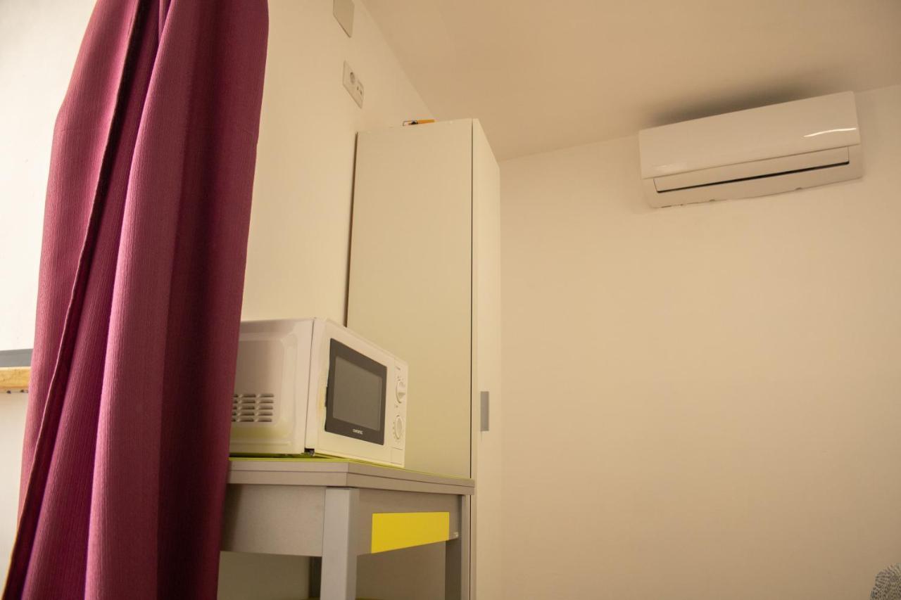 Malaguena Salerosa "Apartamento - Estudio Con Terraza" En Casa Tipica De 1 A 4 Dormitorios Malaga Ngoại thất bức ảnh
