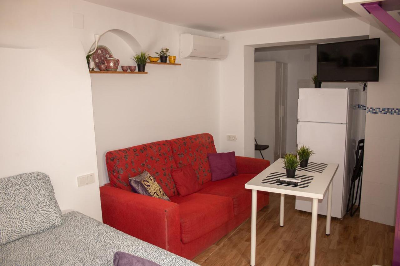 Malaguena Salerosa "Apartamento - Estudio Con Terraza" En Casa Tipica De 1 A 4 Dormitorios Malaga Ngoại thất bức ảnh
