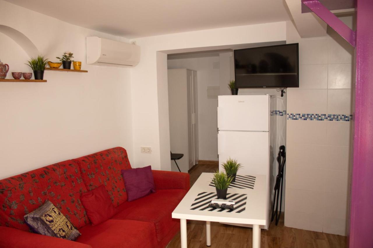 Malaguena Salerosa "Apartamento - Estudio Con Terraza" En Casa Tipica De 1 A 4 Dormitorios Malaga Ngoại thất bức ảnh