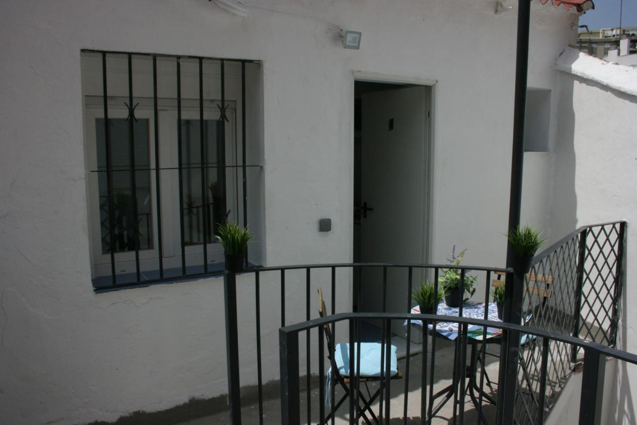 Malaguena Salerosa "Apartamento - Estudio Con Terraza" En Casa Tipica De 1 A 4 Dormitorios Malaga Ngoại thất bức ảnh