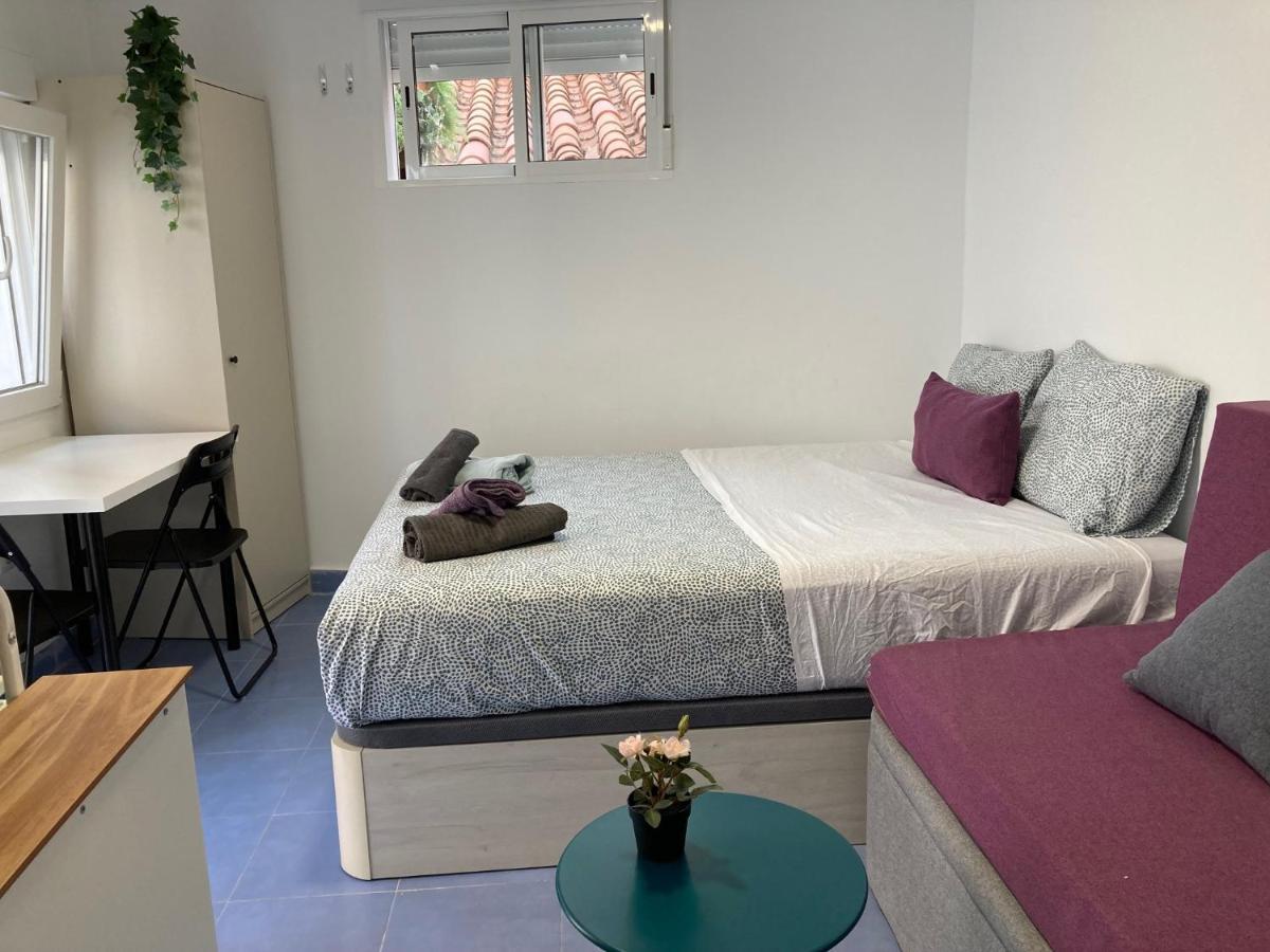 Malaguena Salerosa "Apartamento - Estudio Con Terraza" En Casa Tipica De 1 A 4 Dormitorios Malaga Ngoại thất bức ảnh