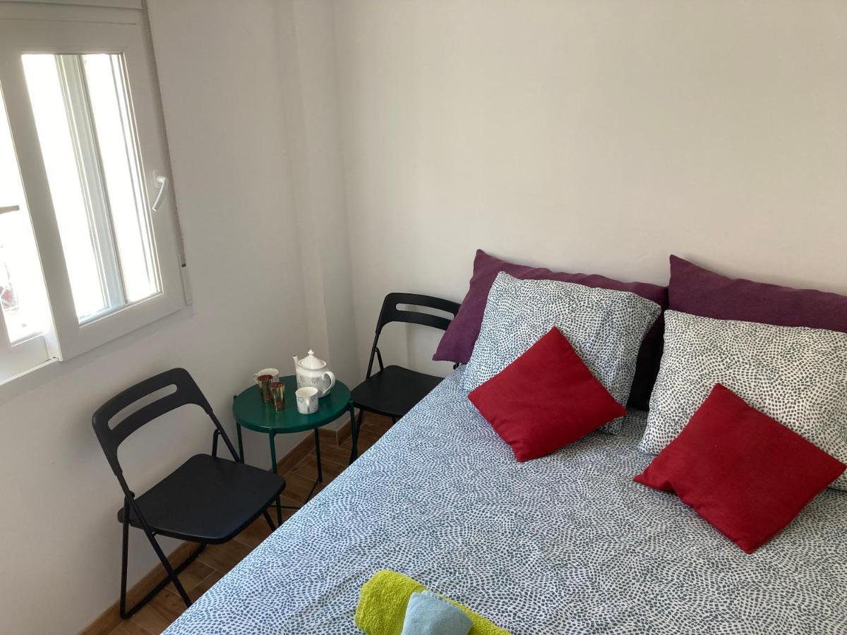 Malaguena Salerosa "Apartamento - Estudio Con Terraza" En Casa Tipica De 1 A 4 Dormitorios Malaga Ngoại thất bức ảnh