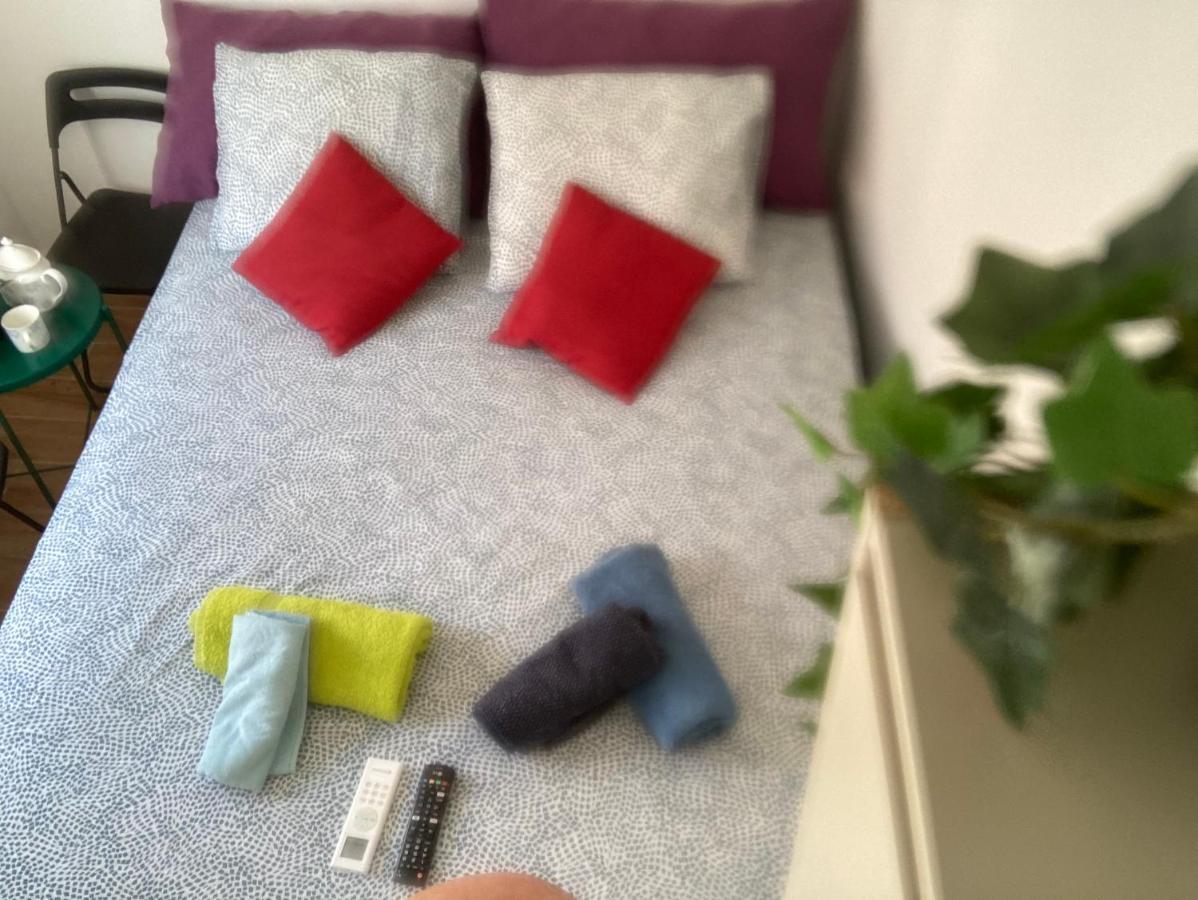 Malaguena Salerosa "Apartamento - Estudio Con Terraza" En Casa Tipica De 1 A 4 Dormitorios Malaga Ngoại thất bức ảnh